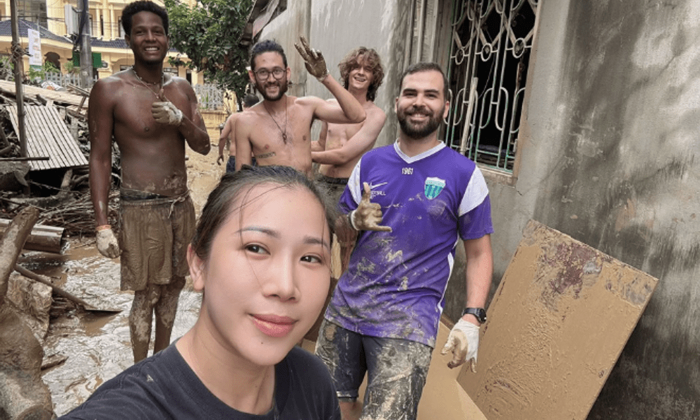 Những lần khách Tây 