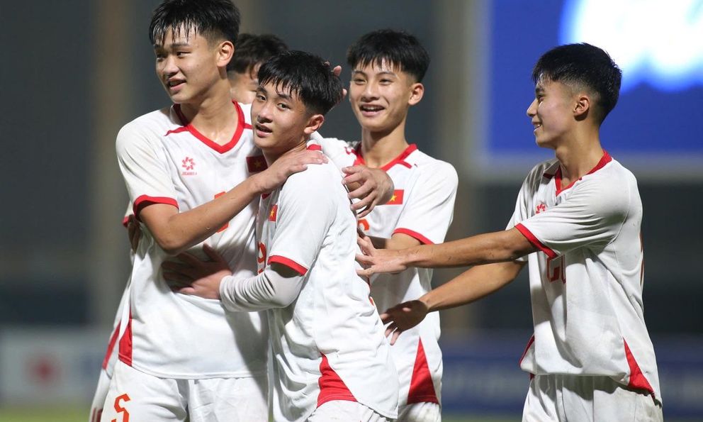 Giải châu Á: Tuyển Việt Nam sẽ vượt qua Malaysia nhờ chiến thắng cách biệt 14 bàn?