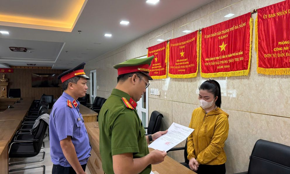 Khởi tố, lệnh khám xét với Phan Vũ Ngọc Trâm