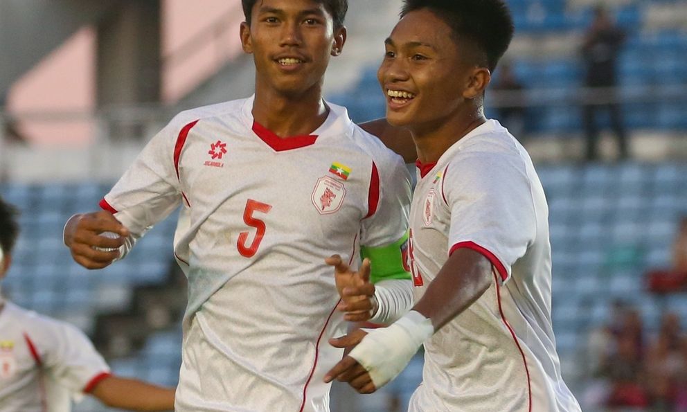 Đại thắng 4-0, đội bóng Đông Nam Á dẫu đầu bảng giải châu lục, gây áp lực lên 2 đội Tây Á