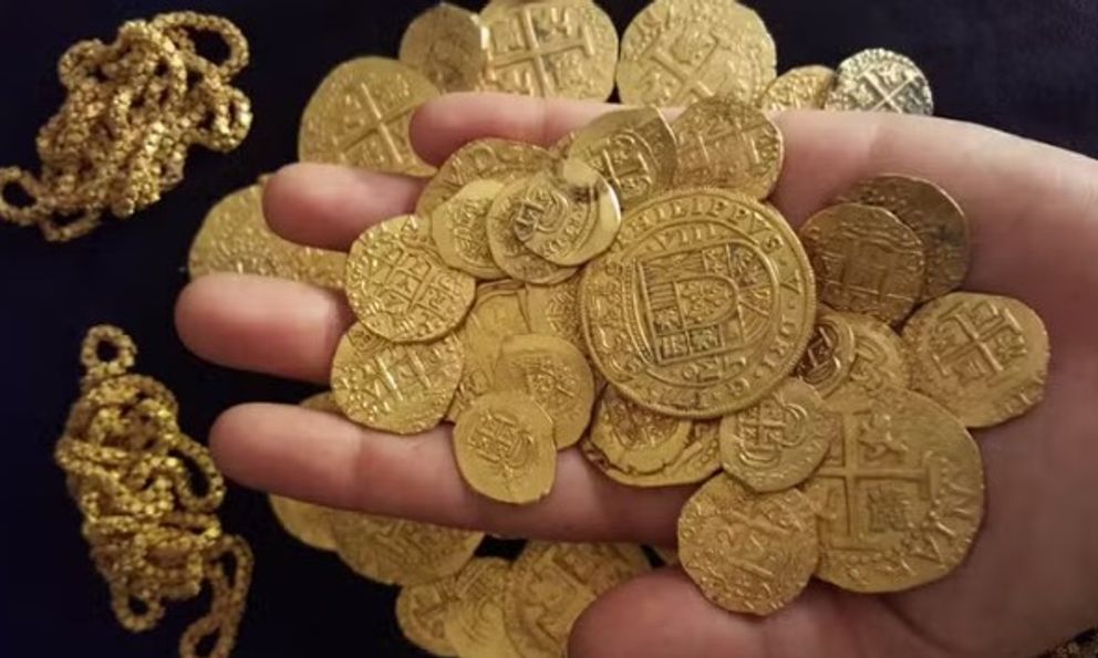 Đào hồ bơi ở vườn, người đàn ông phát hiện kho báu vàng trị giá 21 tỷ đồng: Chính quyền lập tức vào cuộc