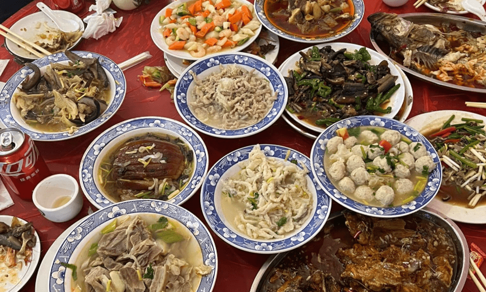 Em họ xa tới mời cưới, trước khi về tiết lộ giá trị mâm cỗ: Nghe xong, hai vợ chồng Hà Nội hoảng