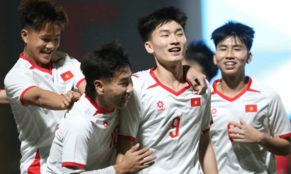 Hai pha bóng “xấu xí” của tuyển Việt Nam & nguy cơ lớn tại giải châu Á