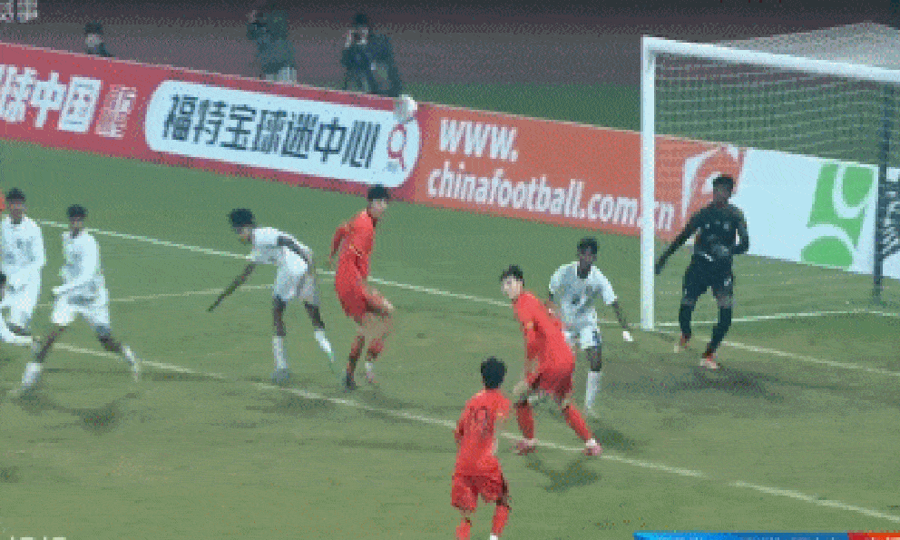 Tuyển Trung Quốc thắng đậm 8-0, xuất sắc giành lại ngôi đầu bảng giải châu Á