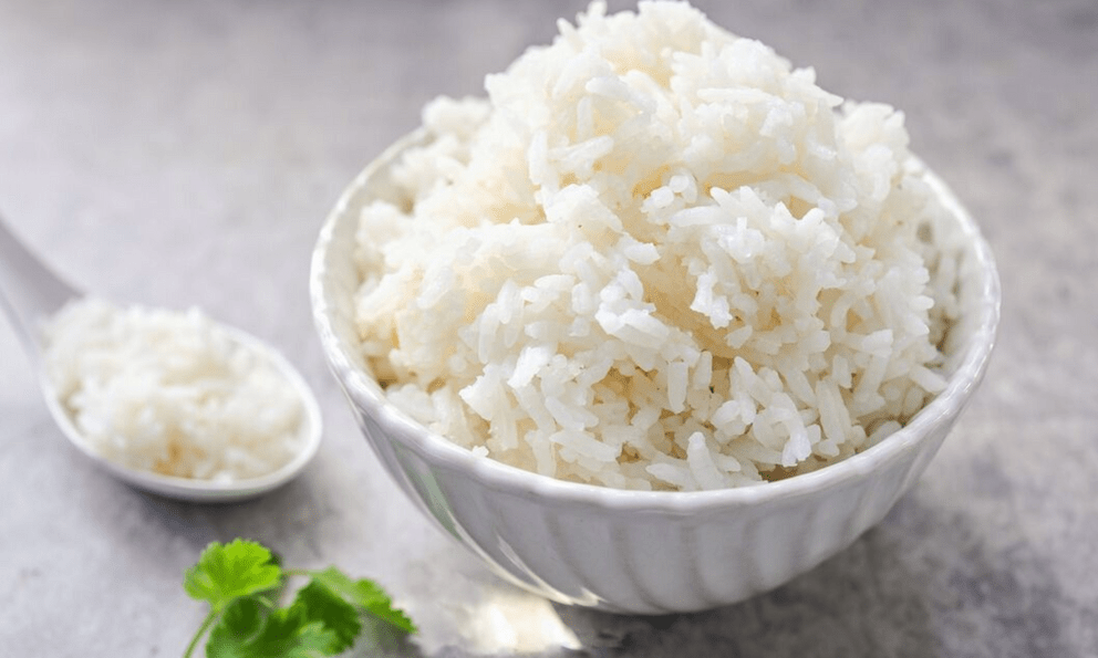 Cách nấu cơm tơi xốp chỉ trong 12 phút mà không cần tới nồi cơm điện