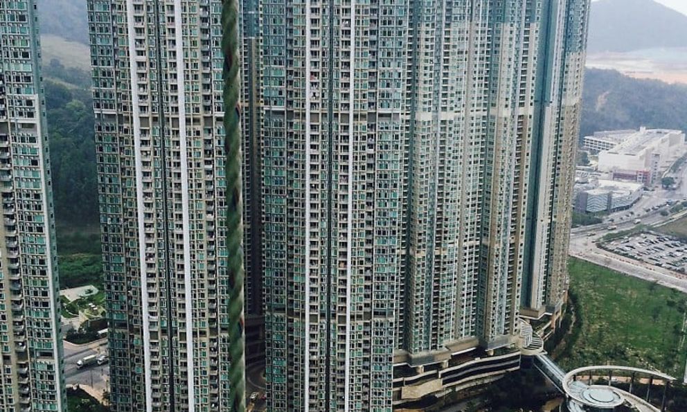Bức ảnh chụp chung cư ở Hong Kong lúc này được nhiều người quan tâm