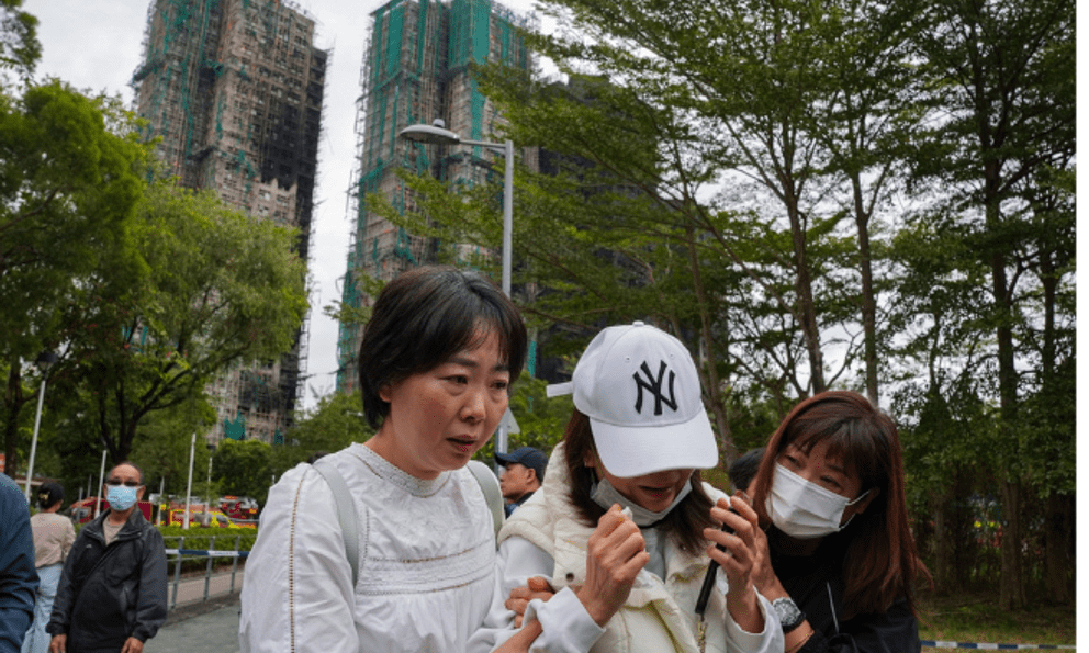 Tròn 1 tuần sau thảm hoạ cháy chung cư Hong Kong: Nạn nhân sống sót nhận thông tin mới từ chính quyền