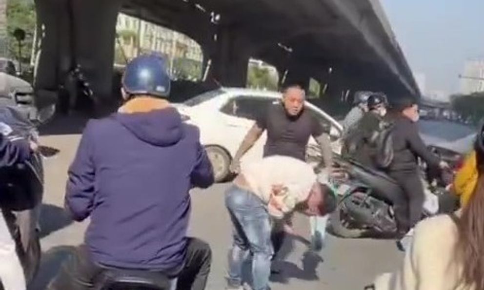 Tạm giữ hình sự tài xế Lê Bá Linh 