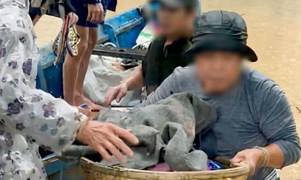 Vụ mẹ và bé sơ sinh xin vào tránh lũ nhưng bị từ chối: Phó Giám đốc Sở Y tế đến tận nhà xin lỗi