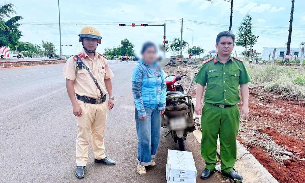 Bí mật trong cốp xe của người phụ nữ U50