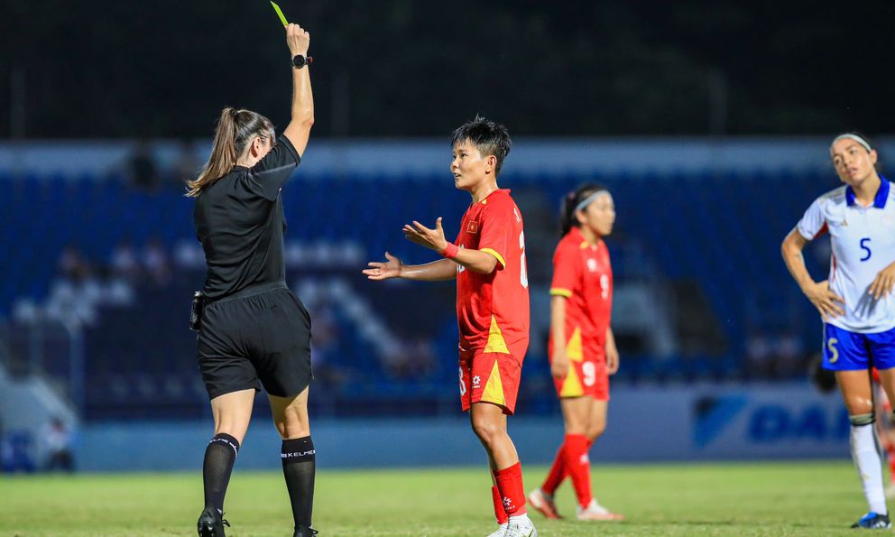 Fans Thái Lan mỉa mai sâu cay: 