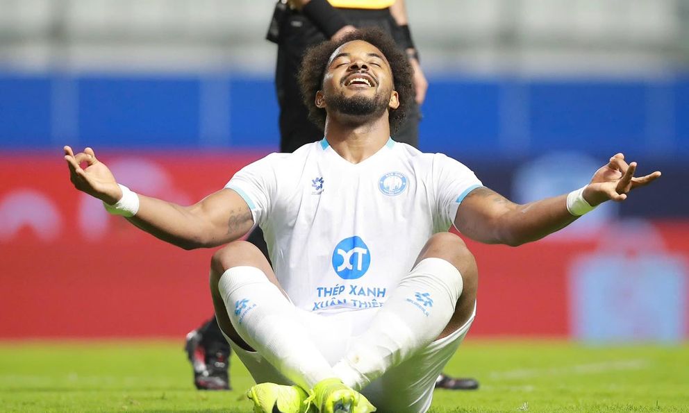 Nguyễn Xuân Son rực sáng, đội bóng Việt Nam đại thắng ngay trên sân của cường địch Thái Lan