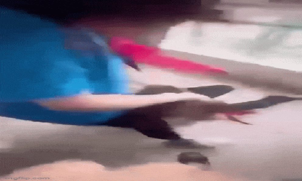 Nữ sinh lớp 8 bị bạn quây đánh, giật tóc kéo lê: Hiệu trưởng chia sẻ do 