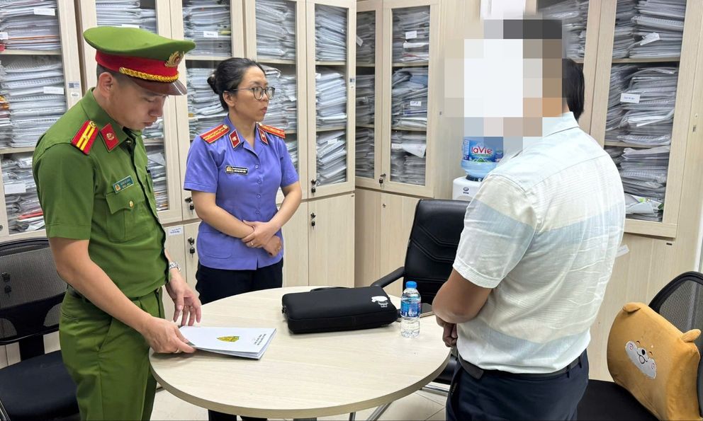 Công an tìm người liên quan đến 27 số tài khoản ngân hàng tên Lê Văn Thắng