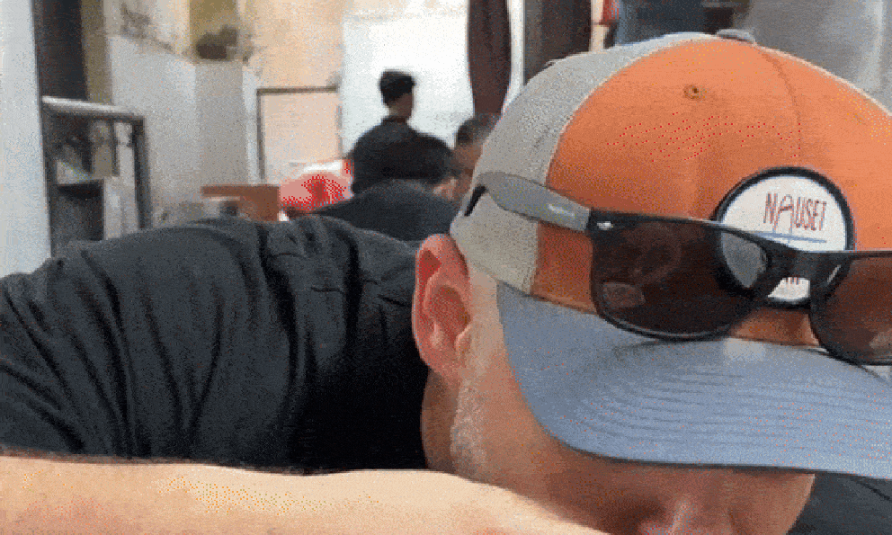 Gần 8 triệu lượt xem khách Tây ăn món quen thuộc trong bữa sáng kiểu Mỹ, nhưng theo cách Việt Nam