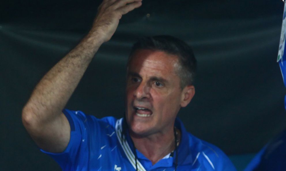 Trợ lý châu Âu của tuyển Việt Nam đòi tìm trọng tài “ăn thua đủ”, tranh cãi với quan chức SEA Games