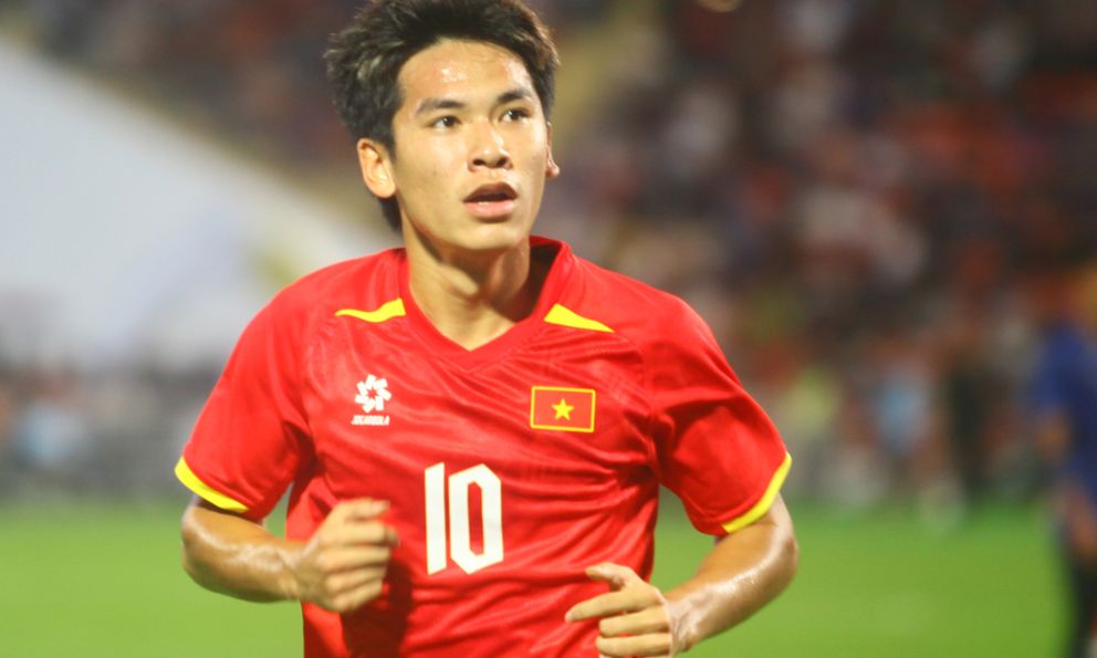 “Gà son” của U22 Việt Nam bật khóc: “Đây là trận đấu điên rồ nhất sự nghiệp của tôi”