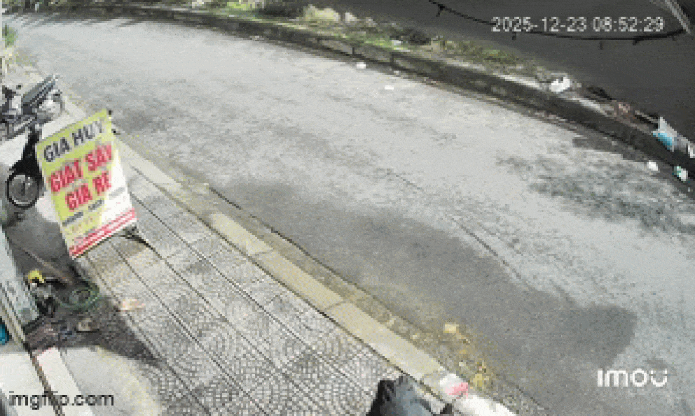 Người phụ nữ bị đâm gục giữa phố: Camera ghi lại cuộc cãi vã với một người đàn ông