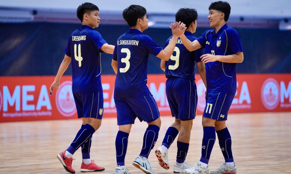 Thắng 9-0, HLV Thái Lan bất ngờ chê đội nhà rồi khen tuyển Việt Nam “rất mạnh”