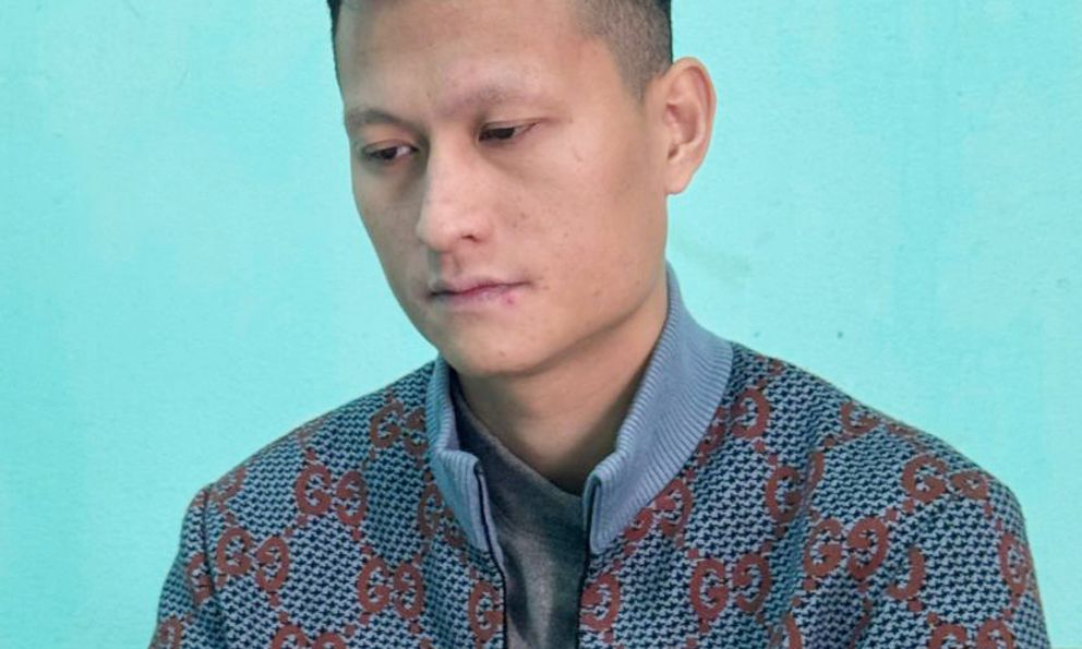 Hàng trăm cảnh sát đồng loạt khám xét, bắt giữ và vạch trần sự thật về ông chủ 2 cửa hàng quần áo