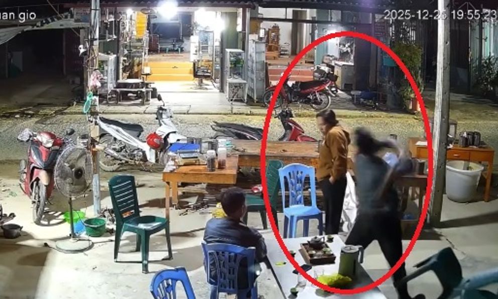 Người đàn ông bị đâm tử vong tại nhà riêng: Camera hé lộ nạn nhân cầm điếu cày đánh vợ