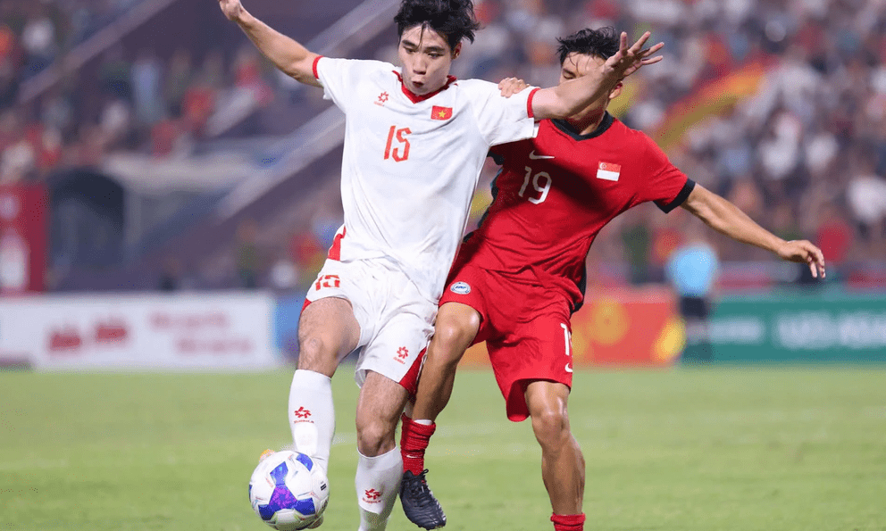 Hậu vệ giành HCV SEA Games ngậm ngùi chia tay U23 Việt Nam vào phút chót