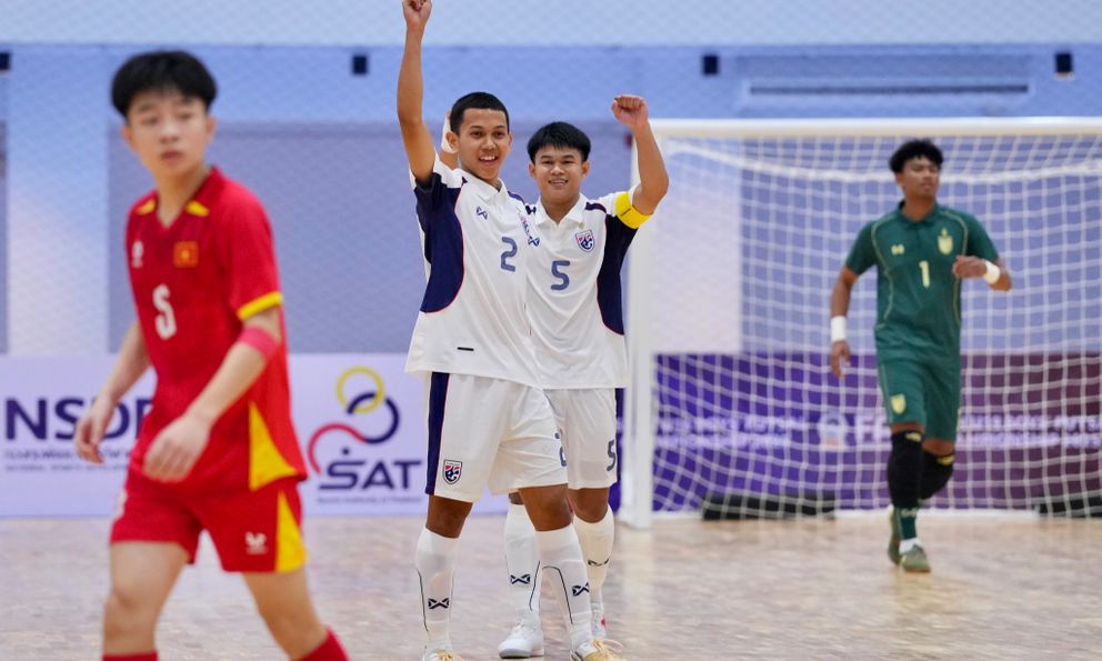 Thắng tuyển Việt Nam 5-1, HLV Thái Lan nói “thật tiếc, đáng lẽ phải thắng đậm hơn”