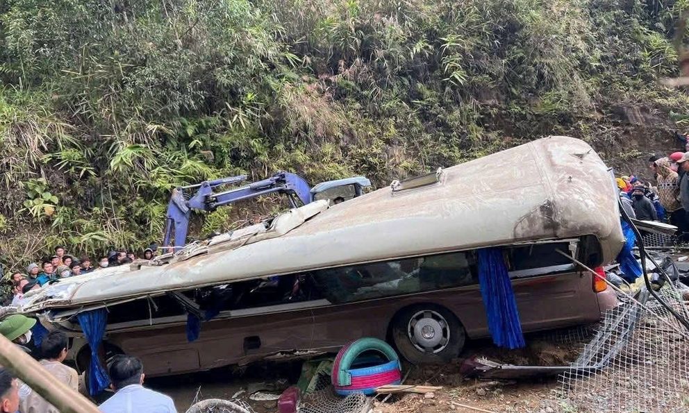 Vụ lật xe chở đoàn giáo viên đi từ thiện khiến 9 người tử vong: Hầu hết nạn nhân sống tại Hà Nội