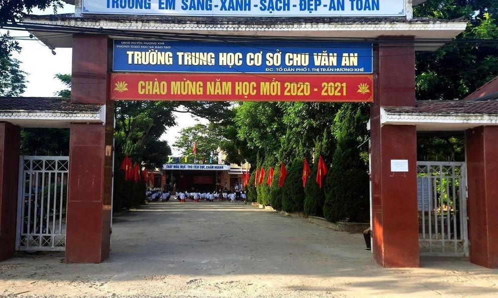 Nữ sinh lớp 8 tố bị thầy giáo sàm sỡ, phụ huynh bức xúc tấn công thầy: Hé lộ nội dung tường trình