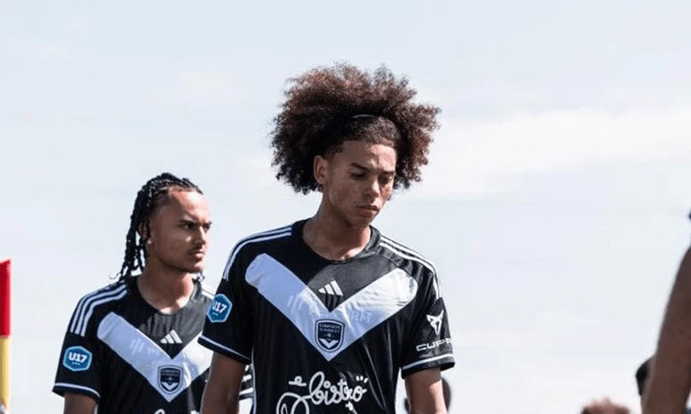 Xuất hiện cầu thủ Việt kiều được đánh giá là “thần đồng 100 năm có 1”, cần nhập tịch gấp cho bóng đá Việt Nam