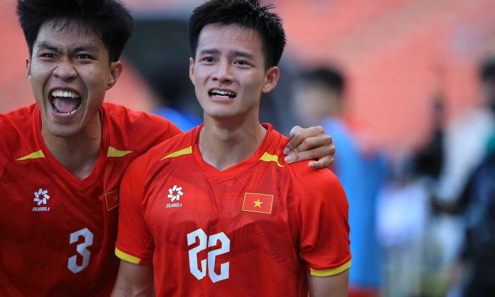 Người hùng SEA Games bất ngờ dính chấn thương nặng, HLV Kim Sang-sik mất “bài tủ” ở giải châu Á