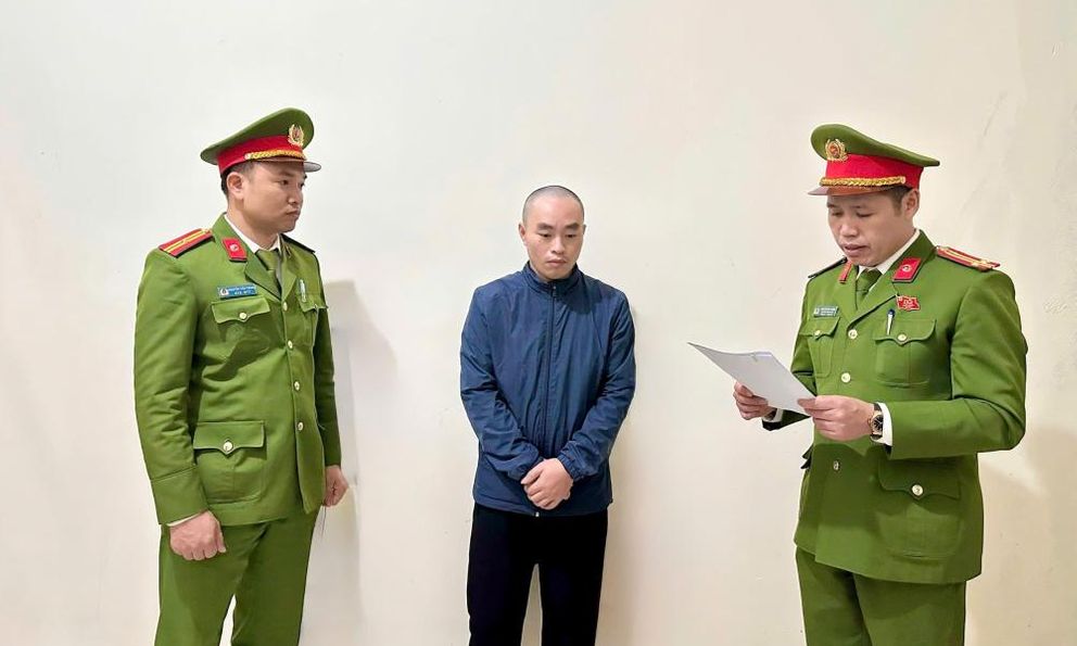 Ra lệnh bắt tạm giam Hứa Văn Quang và em ruột