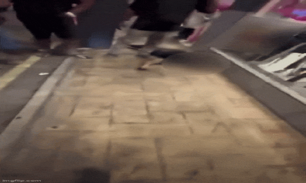 Đang dùng bữa trong nhà hàng, người đàn ông bị 1 tay súng bắn tử vong, hiện trường vô cùng hỗn loạn