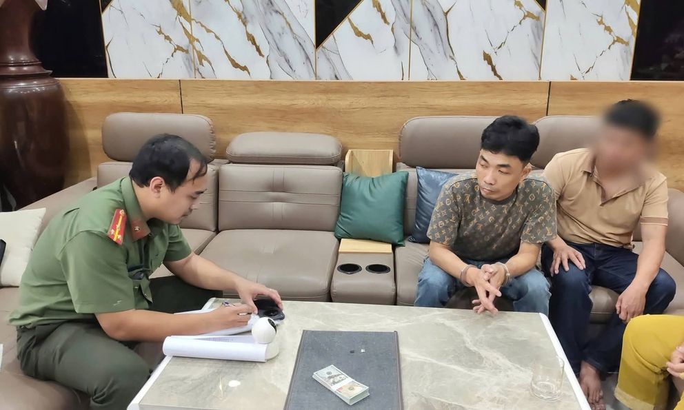 Từ tờ 100 USD, khám xét khẩn cấp, bắt Lê Xuân Cương và Võ Quốc Hòa