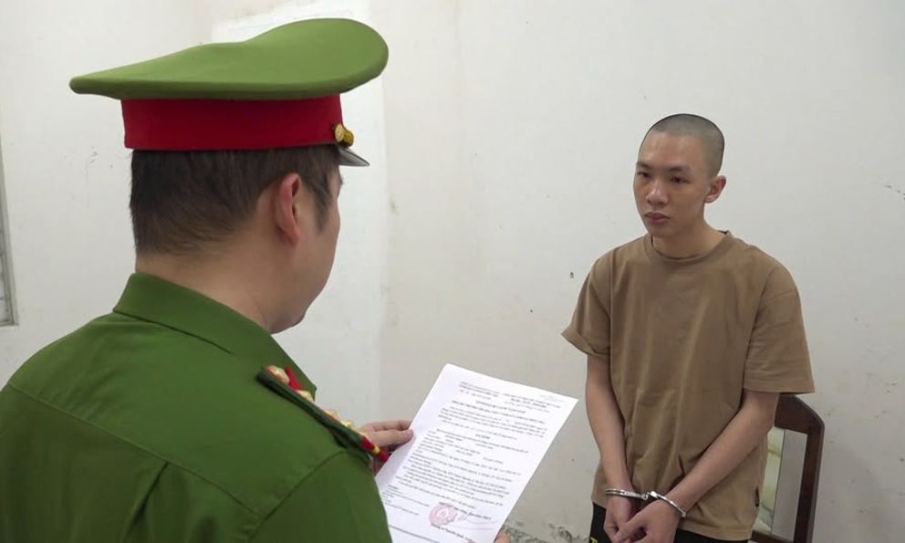  Ra lệnh bắt tạm giam thầy giáo giả mạo Võ Duy Bảo