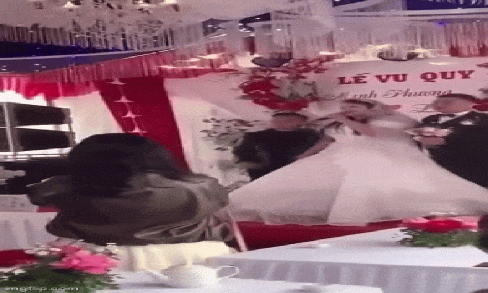 Bị ném mắm tôm vào người trong ngày cưới: Cô dâu đang rất áp lực vì những lời bịa đặt trên MXH