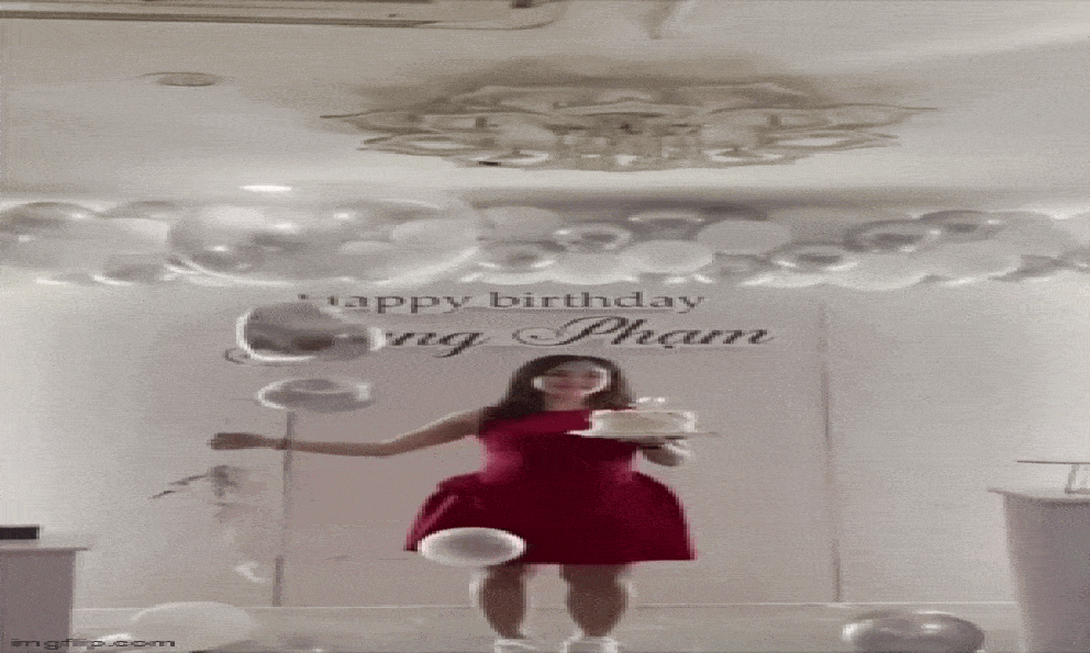 Cô gái bị bỏng nặng do bóng bay sinh nhật bén lửa, phát nổ: Diện mạo thay đổi sau 11 tháng 