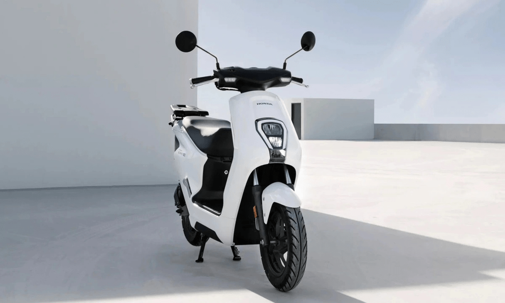 Xe máy điện Honda EM1 e:: Giá ngang Lead, nhưng trải nghiệm có “đáng tiền”?