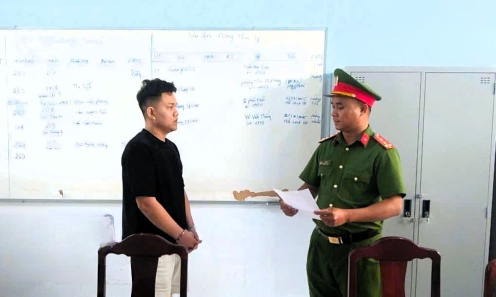 Bắt Lê Phước Hiệp sinh năm 2000 khi vừa từ Campuchia về