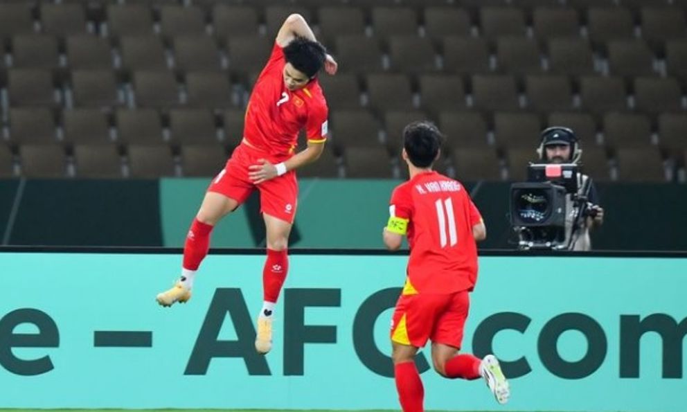 Phóng viên Trung Quốc: “Đình Bắc giống như một ông vua bóng đá!”