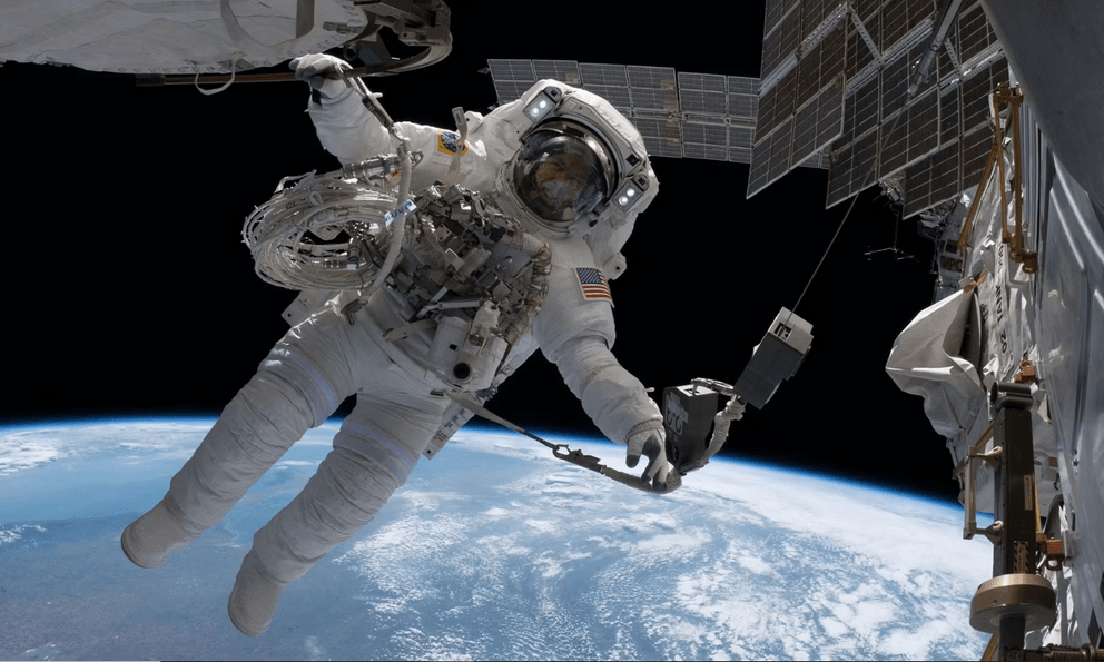 Não phi hành gia 'biến dạng' sau thời gian trên vũ trụ: Ảnh chụp hé lộ khác biệt này so với người thường