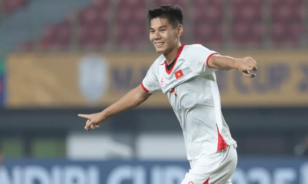 Chưa hết lo Đình Bắc, CĐV Trung Quốc lại 