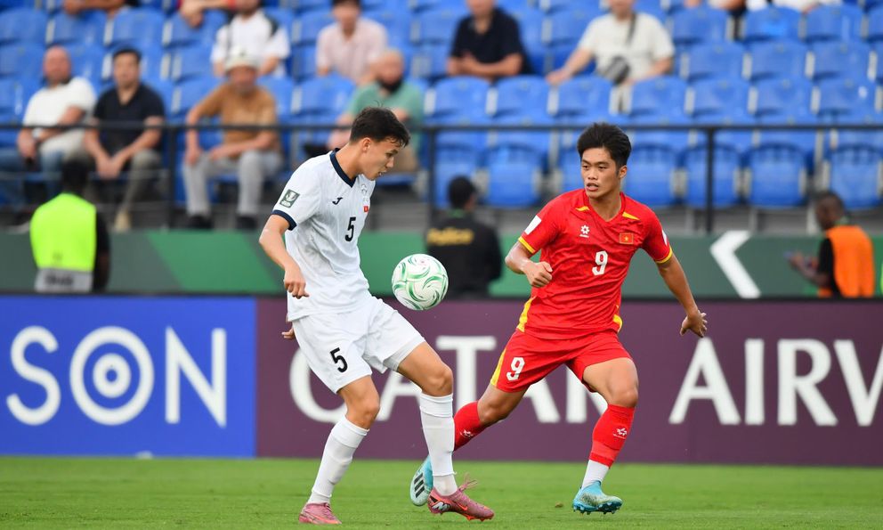 Cựu danh thủ Trung Quốc: 