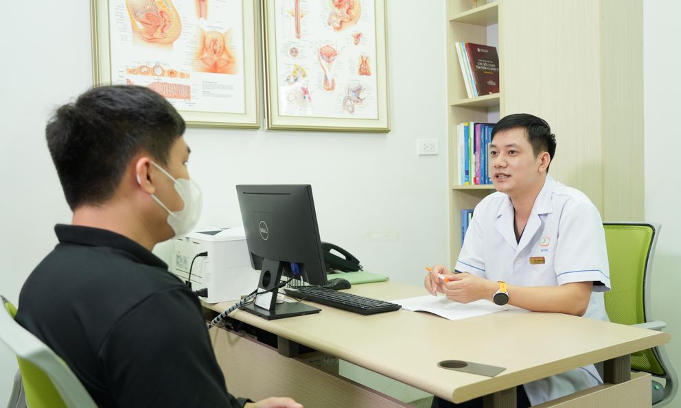 Một lần chủ quan sau tiệc tất niên, chàng trai 27 tuổi phải đi khám bệnh tình dục