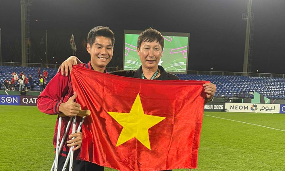 Hành động đặc biệt giúp HLV Kim Sang-sik gây sốt ở Hàn Quốc