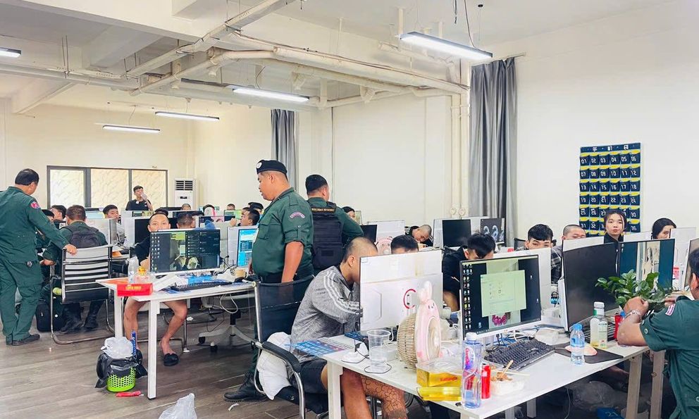 Cảnh sát đột kích nhiều địa điểm ở Campuchia, bắt ông trùm Lê Đình Hùng SN 1989