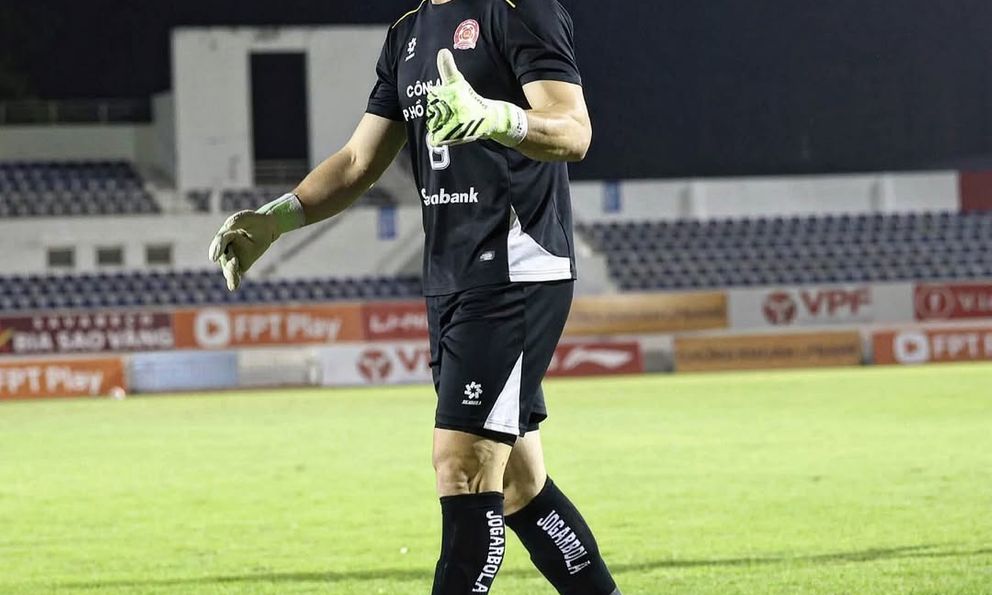 Cựu tuyển thủ châu Âu chính thức có quốc tịch Việt Nam, sẵn sàng cùng HLV Kim Sang-sik đấu Malaysia