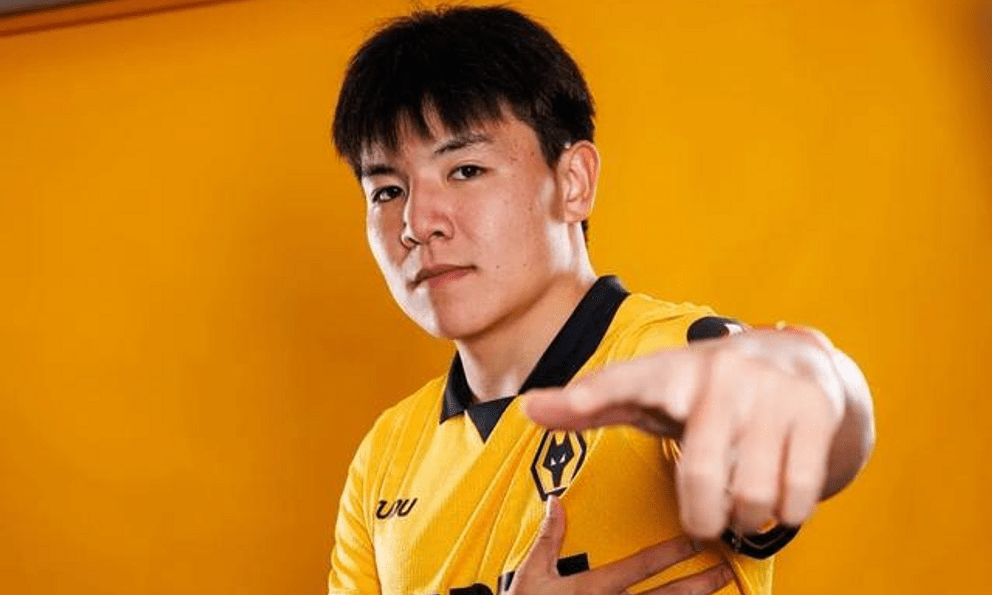 Báo Trung Quốc hé lộ sự thật phũ phàng vụ ngôi sao từng đấu U23 Việt Nam gia nhập CLB Ngoại hạng Anh