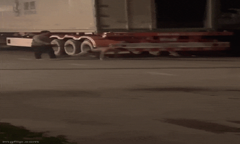 Nguyên nhân người đàn ông cầm hung khí chém gục người tại khu vực cửa khẩu ở Quảng Trị