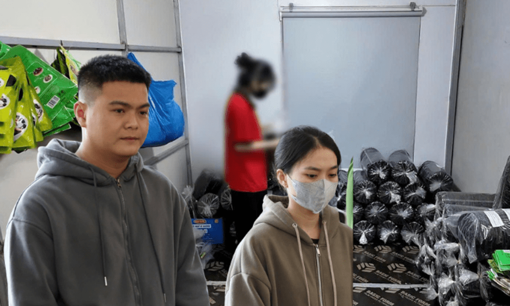 Khám xét đồng loạt trụ sở và kho hàng Công ty DANA FOOD, bắt vợ chồng Giám đốc Đỗ Thị Thùy Trang SN 2000